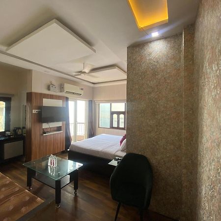 Hotel Sita Palace On Heritage Ghats Of Benaras Varanasi Exterior foto
