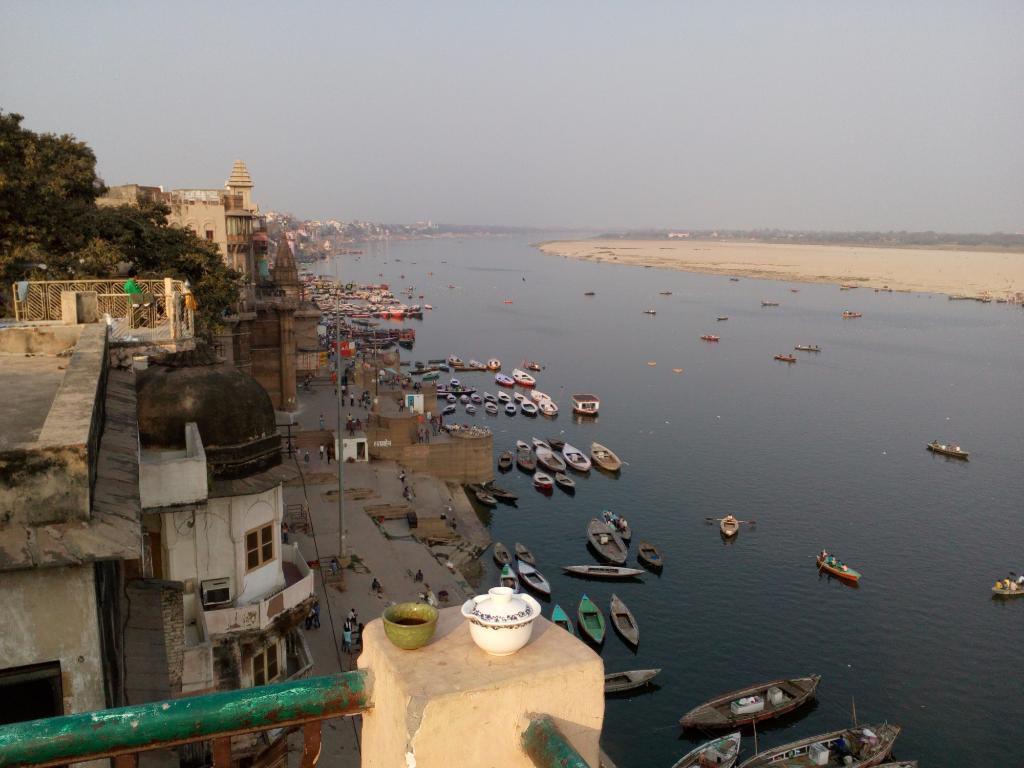 Hotel Sita Palace On Heritage Ghats Of Benaras Varanasi Exterior foto